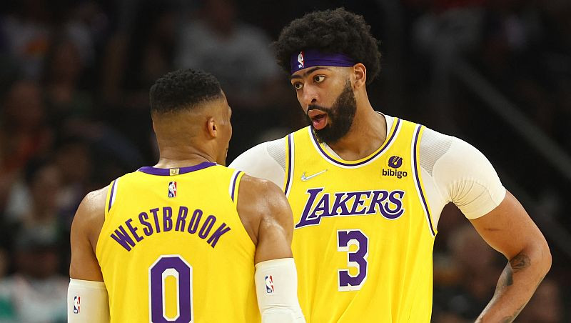 "Lakers" piedzīvo fiasko: Džeimss, Deiviss un Vestbruks "play-in" nespēlēs