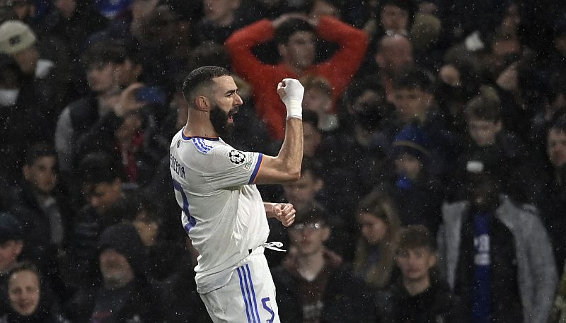 Benzemā atkal hat-trick, "Real" uzvar "Chelsea" un piesakās uz ČL pusfinālu