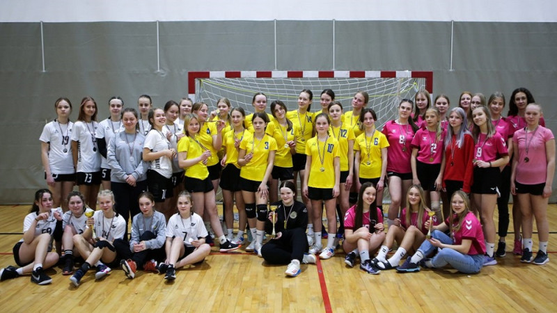 Jaunatnes čempionatā U15 vecuma grupā handbolā triumfē Ludzas NSS handbolistes