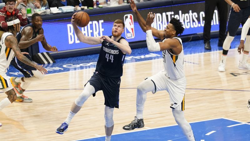 Bertāns un "Mavericks" lūkos revanšēties Jūtai par zaudējumu sērijas pirmajā spēlē