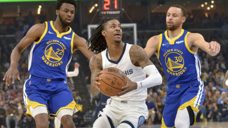 "Warriors" spraigā galotnē aptur Morantu, Adetokunbo 24+13+12 "Bucks" uzvarā