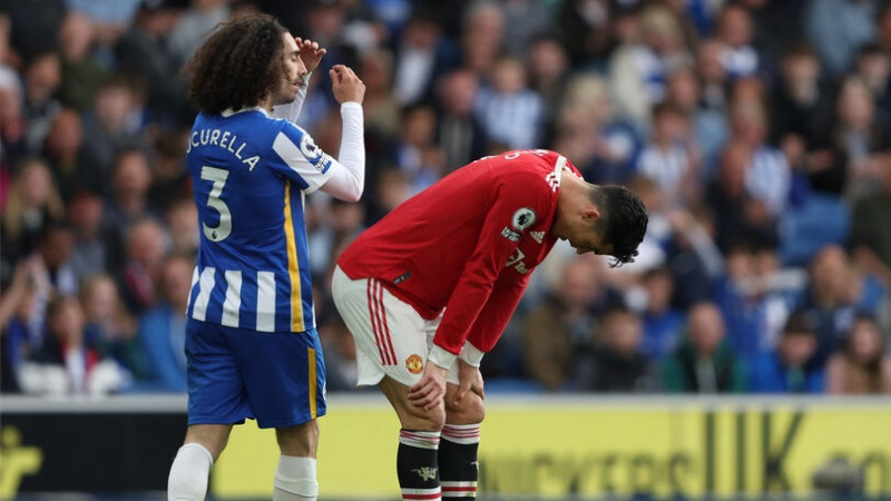 ''United'' kapitulē Braitonā, Wolves izrauj neizšķirtu viesos pret ''Chelsea''