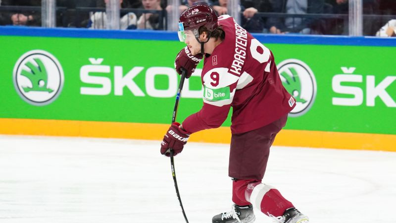 Latvijas hokeja izlase piesaka uzbrucēju Krastenbergu
