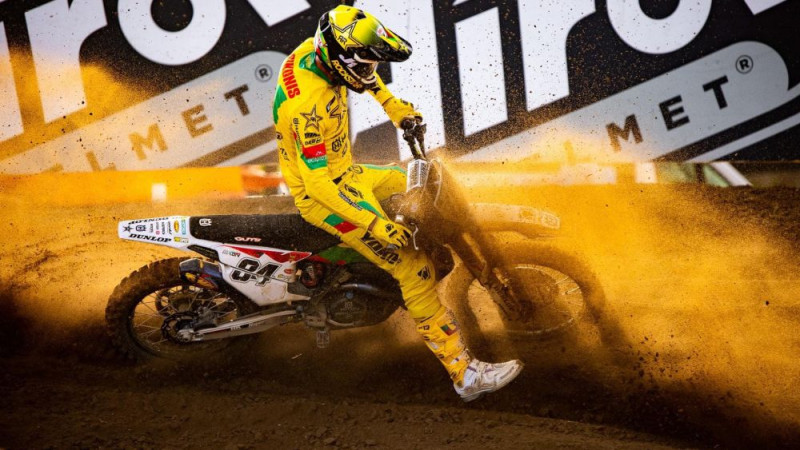 Jasikonis emocionāli paziņo, ka uz laiku nestartēs MXGP sacensībās