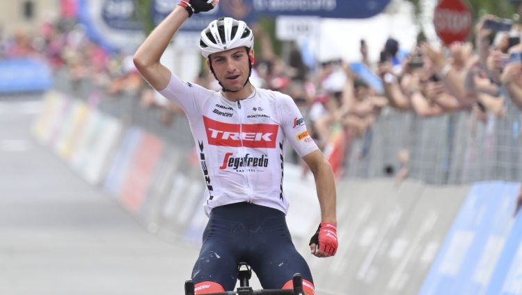 Skujiņa un Liepiņa komandas biedrs Čikone uzvar ''Giro d'Italia'' 15. posmā