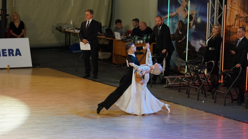 Abi Latvijas pāri sasniedz ceturtdaļfinālu Eiropas čempionātā Standartdejās