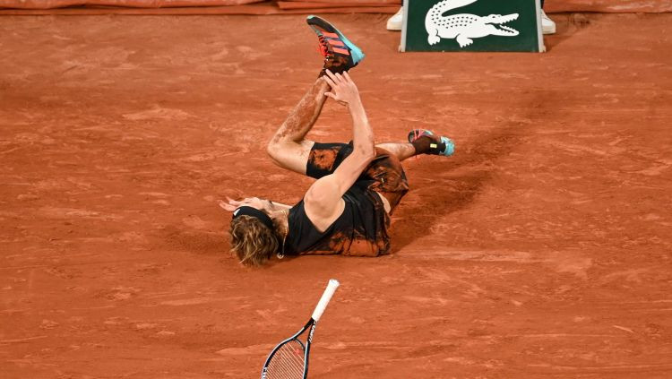 Zverevam pēc savainojuma spēlē pret Nadalu veikta potītes operācija