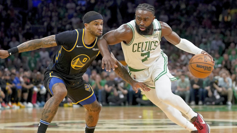 Bostonas aizsardzība un vadošā trio spējas uzbrukumā salauž "Warriors"