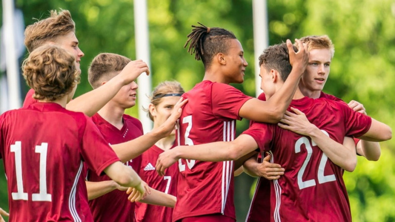 Latvijas U19 futbolisti Baltijas kausa ievadā iesit septiņus vārtus Igaunijai