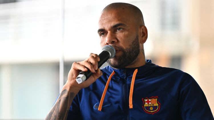 Veterāns Dani Alviss nepagarinās līgumu ar "Barcelona"