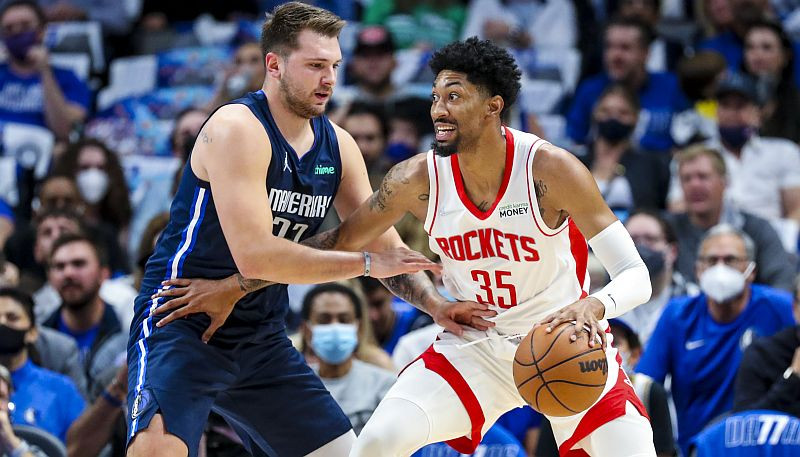 Bertāna pārstāvētā "Mavericks" maiņas darījumā no "Rockets" iegūst Vudu