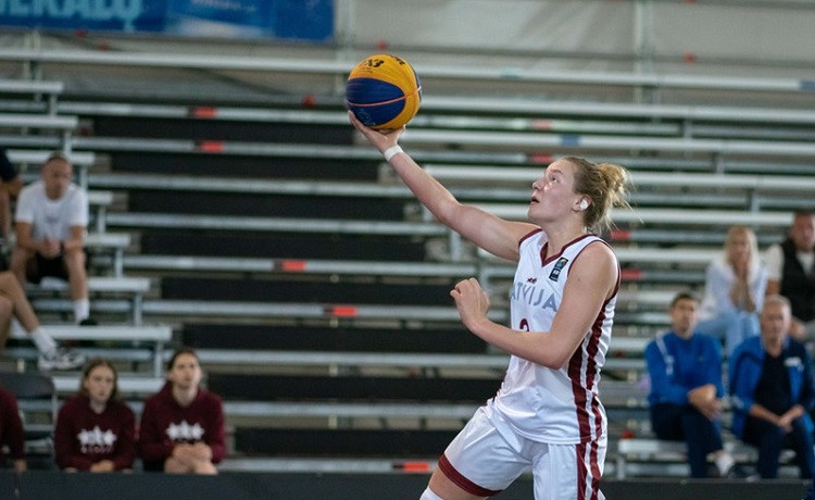 Latvijas 3x3 basketbolistes uzvar pirmajās divās EK kvalifikācijas turnīra spēlēs