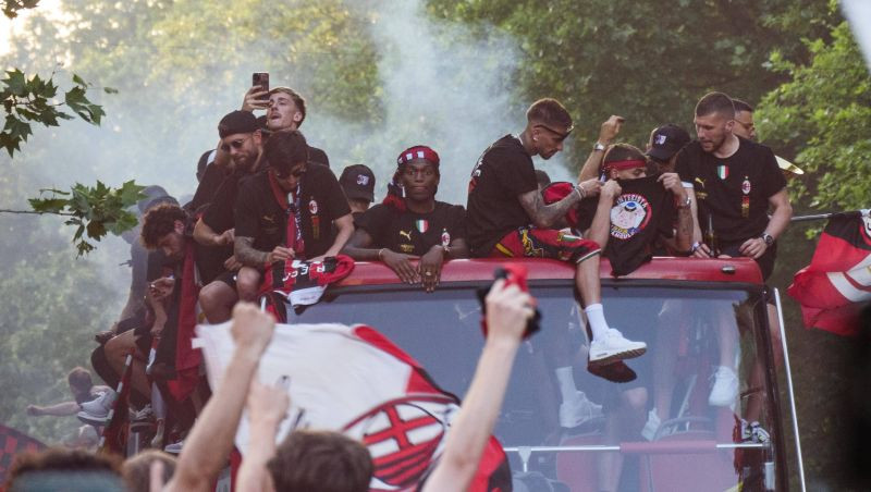 "AC Milan" futbolisti sodīti par apvainojumiem "Inter" komandai