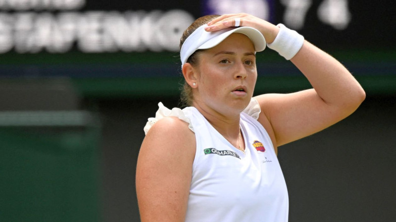 Ostapenko divas liktenīgas dubultkļūdas un sakāve jaukto dubultspēļu 1/4 finālā