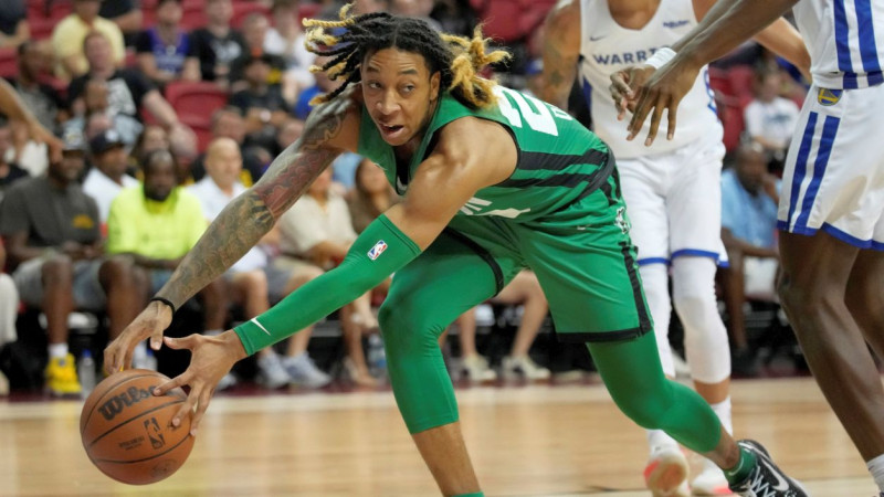 Deivisonam 28+5+10 "Celtics" uzvarā, Makbraidam 9/13 metienos no spēles