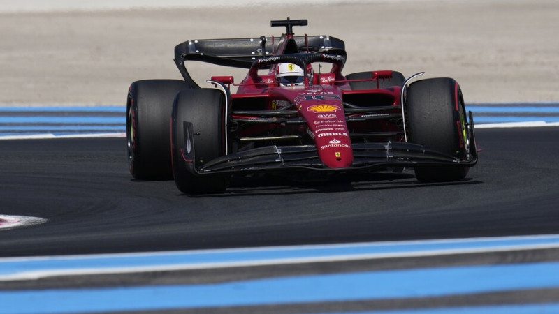 Francijas Grand Prix kvalifikācijā triumfē ''Ferrari'' pilots Leklērs