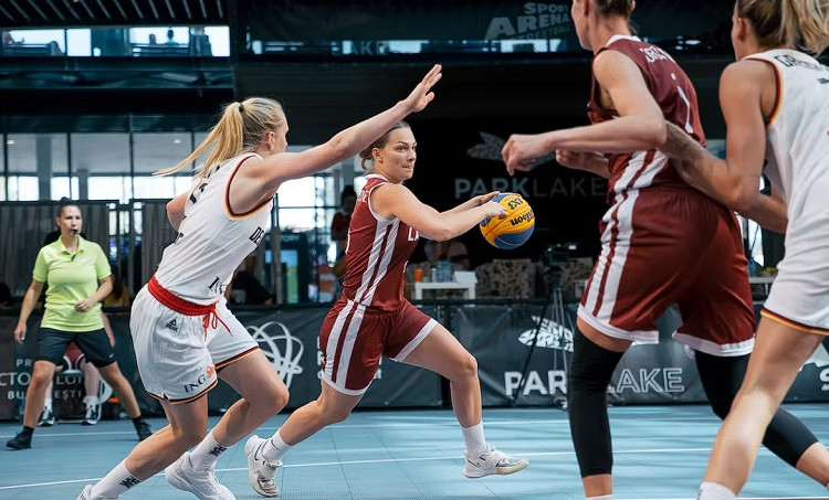 Latvijas 3x3 basketbolistes Pasaules sērijas posma ceturtdaļfinālā zaudē Francijai
