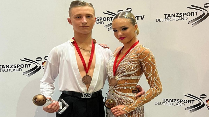Prestižā "German open" pirmajā dienā divi Latvijas sporta deju pāri izcīna uzvaras