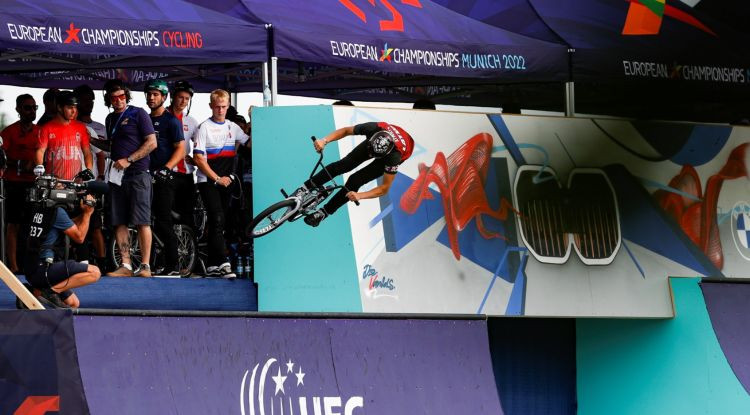 Zēbolds Pasaules kausā BMX frīstailā iekļūst pusfinālā