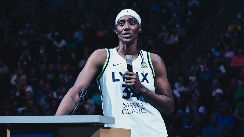 Folzai pēdējā spēle karjerā, ASV izlases trenere neiekļūst WNBA "play-off"
