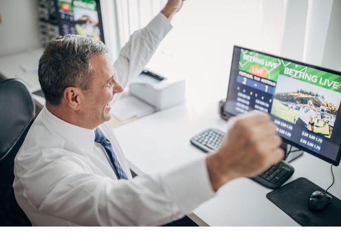 Kā sākt veikt sporta derības?