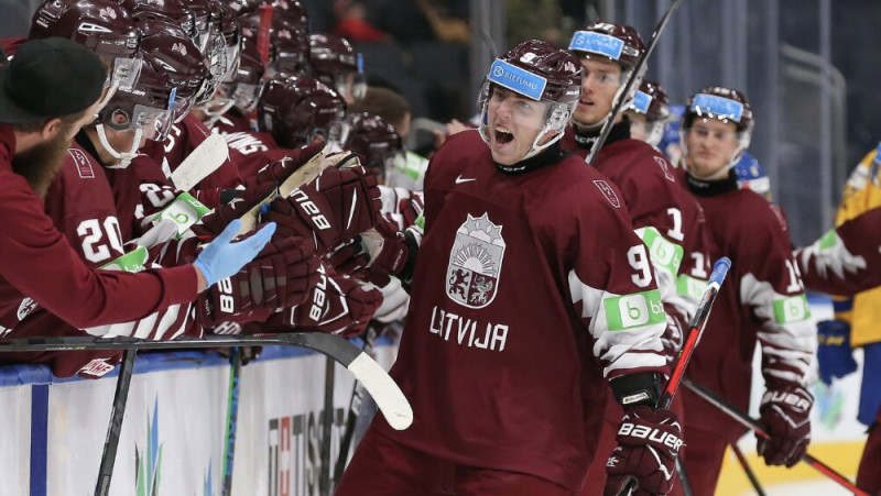 U20 izlases kapteinis Gustavs Ozoliņš, asistenti - Martins Laviņš un Darels Dukurs