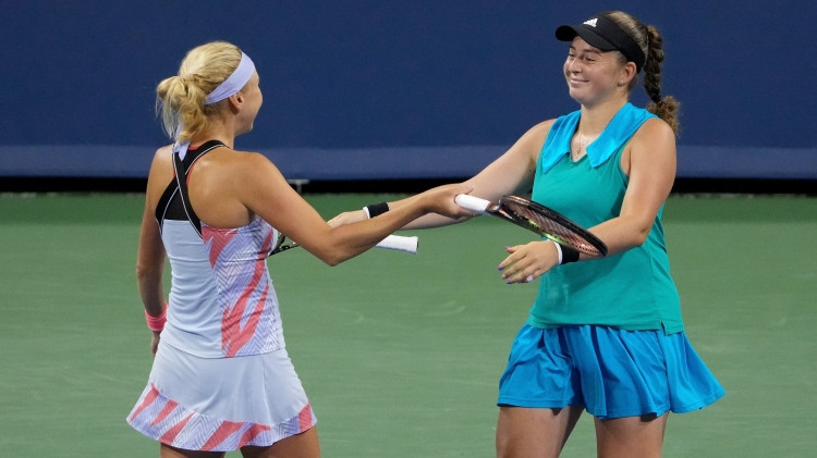 Ostapenko pirmoreiz sasniegusi pasaules ranga desmitnieku dubultspēlēs