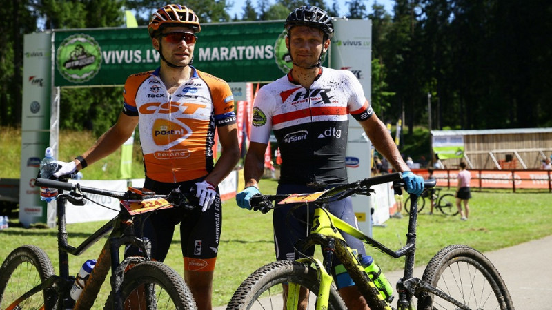 Blūms un Muižnieks parūpējās par dubultuzvaru slavenajā “Haanja 100” MTB velobraucienā