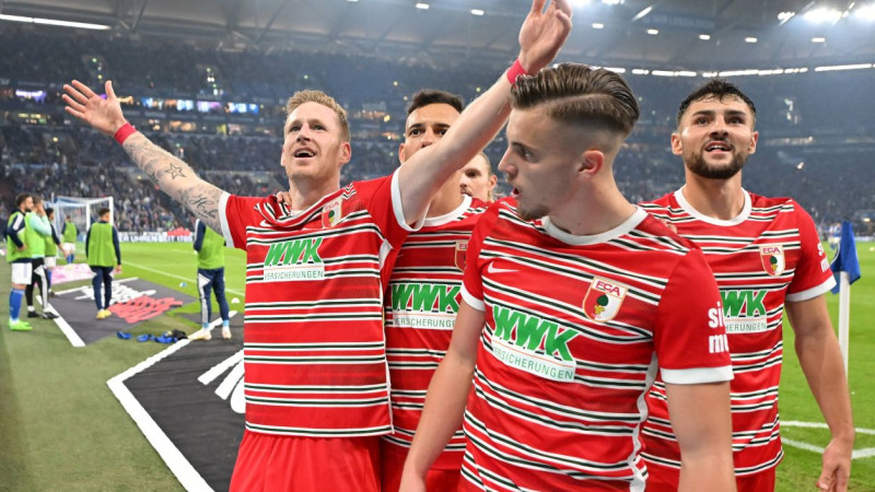 "Augsburg" futbolisti emocionālā spēlē izcīna trešo uzvaru pēc kārtas