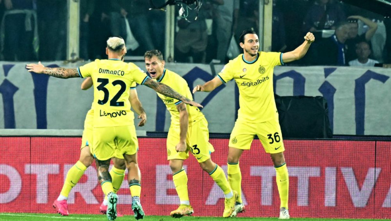 Septiņu vārtu spēlē ''Inter'' pašā izskaņā izrauj panākumu pār ''Fiorentina''
