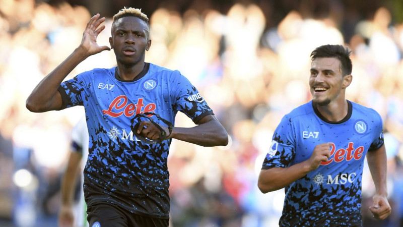 Osimhena hat-trick sekmē Neapoles 13. panākumu pēc kārtas