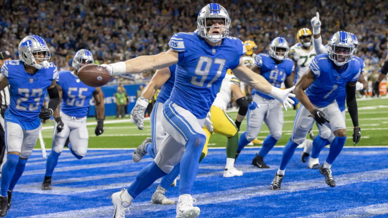 Breidijs sasniedz 100 000 jardus, NFL sliktākā komanda izrēķinās ar Rodžersu