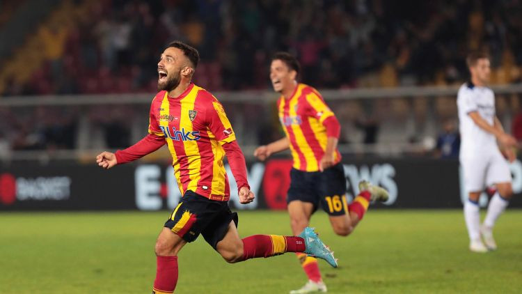 "Atalanta" zaudē arī Lečē, "Roma" izlaiž uzvaru, "Inter" atspēlējas un sasit sešus