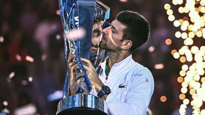 Džokovičs sesto reizi triumfē ATP sezonas finālturnīrā, atkārtojot Federera rekordu