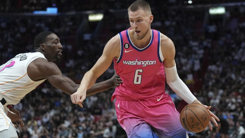Porziņģa ''Wizards'' un Bertāna ''Mavericks'' viesosies pie NBA līderēm