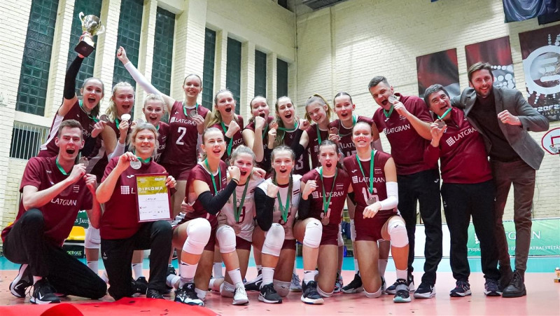Latvijas volejbolistes U17 EČ atlasē Daugavpilī izcīna EEVZA bronzu