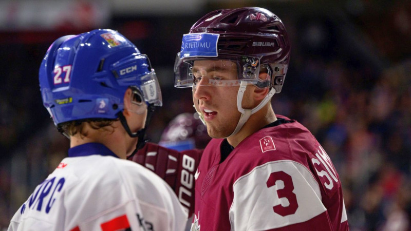 Latvijas U20 izlases hokejists Simanovičs karjeru turpinās NCAA