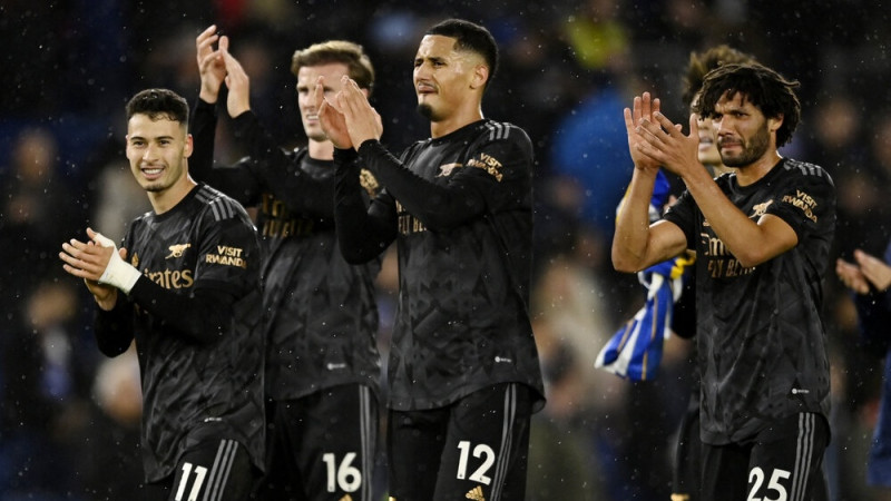 "Everton" izsit punktu pret čempioni, ''Arsenal'' uzvar un palielina pārsvaru