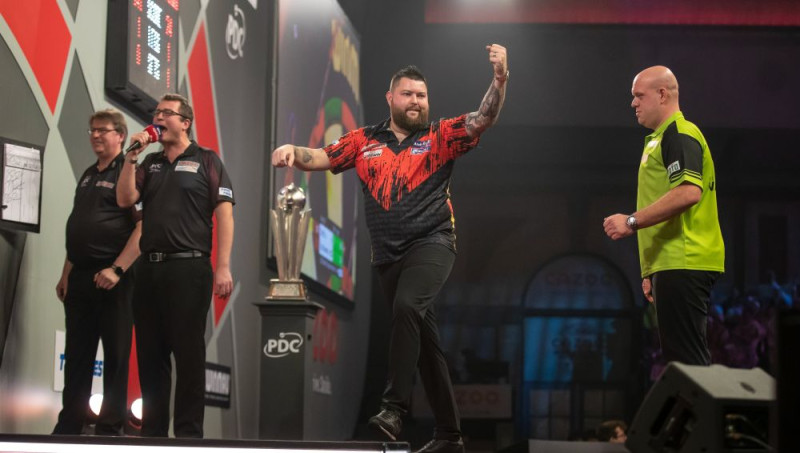 Šautru paraugstunda: vienā legā viens netrāpa, bet otrs realizē ''nine-darter''