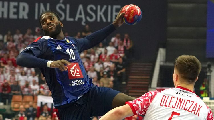 Sācies PČ handbolā – olimpiskā čempione Francija pārspēj mājinieci Poliju