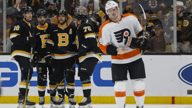 Čehu vakars Bostonā – NHL līdere "Bruins" ar 6:0 aptur "Flyers" uzvaru gājienu