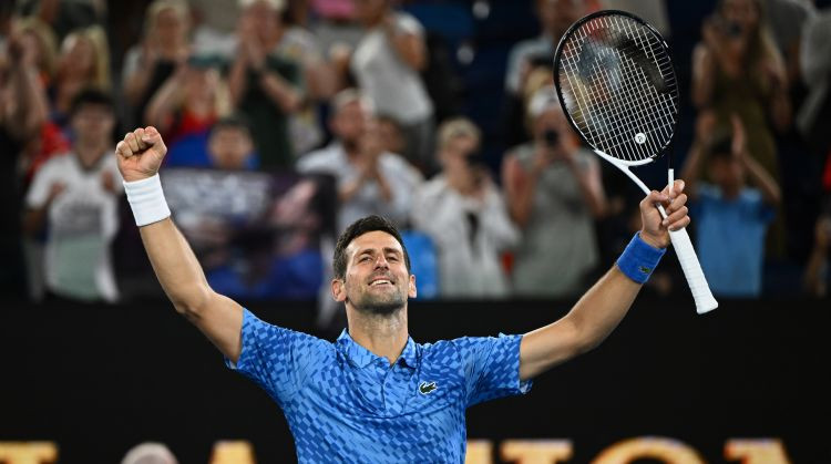 Titulētais Džokovičs "Australian Open" atgriežas ar pārliecinošu uzvaru