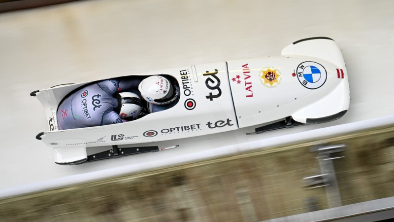 Kaufmaņa un Grantiņa ekipāžām ceturtā un piektā vieta EK bobslejā posmā Siguldā