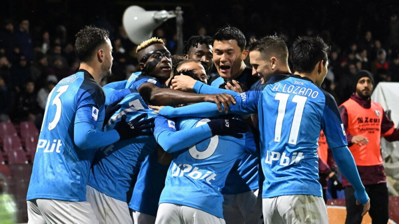 Līdere ''Napoli'' uzvar Salerno, ''Torino'' panākums viesos pret ''Fiorentina''