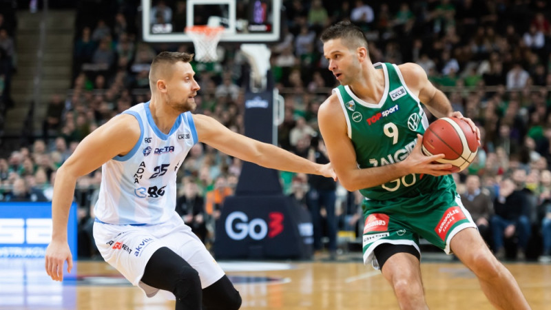 Šmitam 16+3, ''Žalgiris'' Kalnieša pēdējā mačā zaudē Laksas ''Jonava'', Šķēlem 18+7