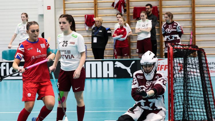 Latvietes saber 17 vārtus un kvalificējas pasaules čempionātam