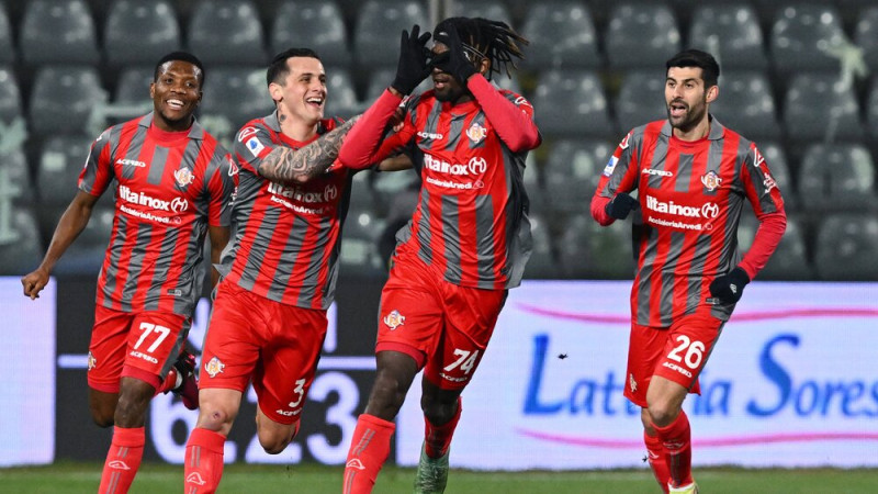 ''Cremonese'' pārsteidz Morinju ''Roma'' un 24. kārtā tiek pie pirmās uzvaras sezonā