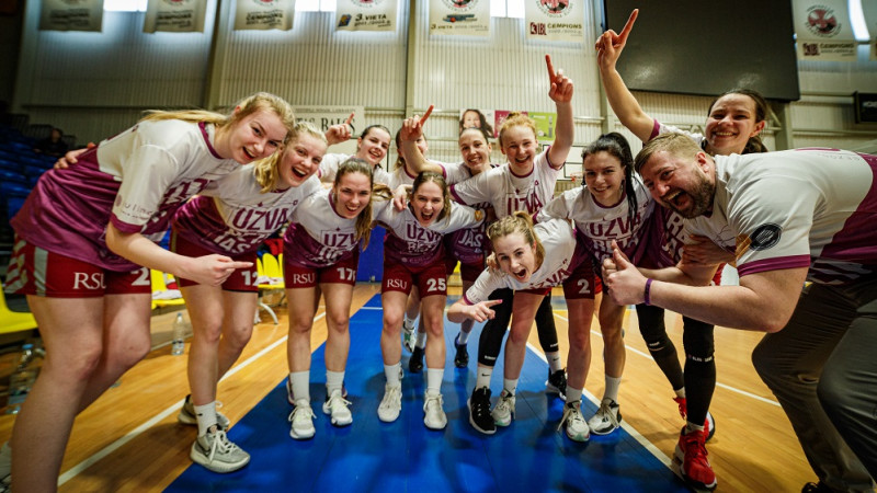 Es peldēju no Ventspils uz Valmieru: startē Latvijas Sieviešu basketbola līga