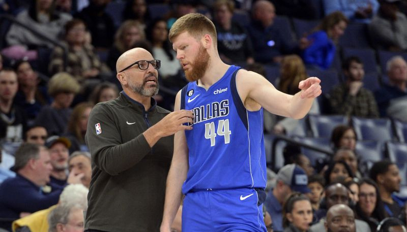 Bertānam 15 minūtēs trīs punkti, "Mavericks" izsēj 16 punktu pārsvaru pret "Grizzlies"