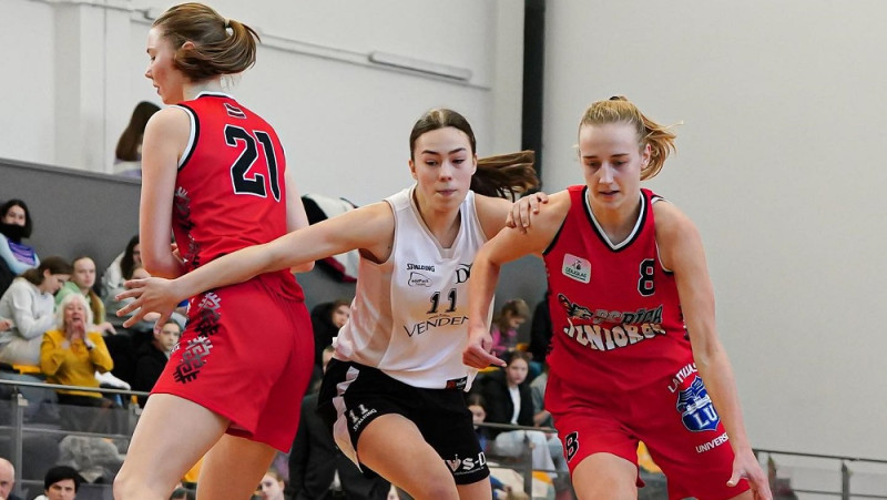 Kalniņas "nekaunība" panāk juniorēm +5 pirmajā 1/4 fināla spēlē pret Daugavpili